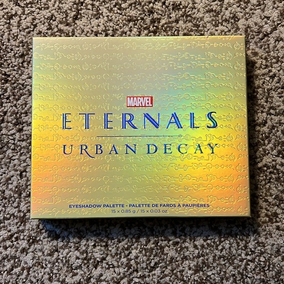 Urban Decay Eternals eyeshadow palette - Picture 2 of 9
